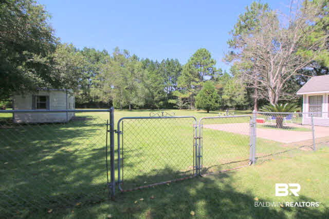 16809 River Park Road Fairhope, AL 36532 - Photo 7 of 18 Easy access through the double gate.