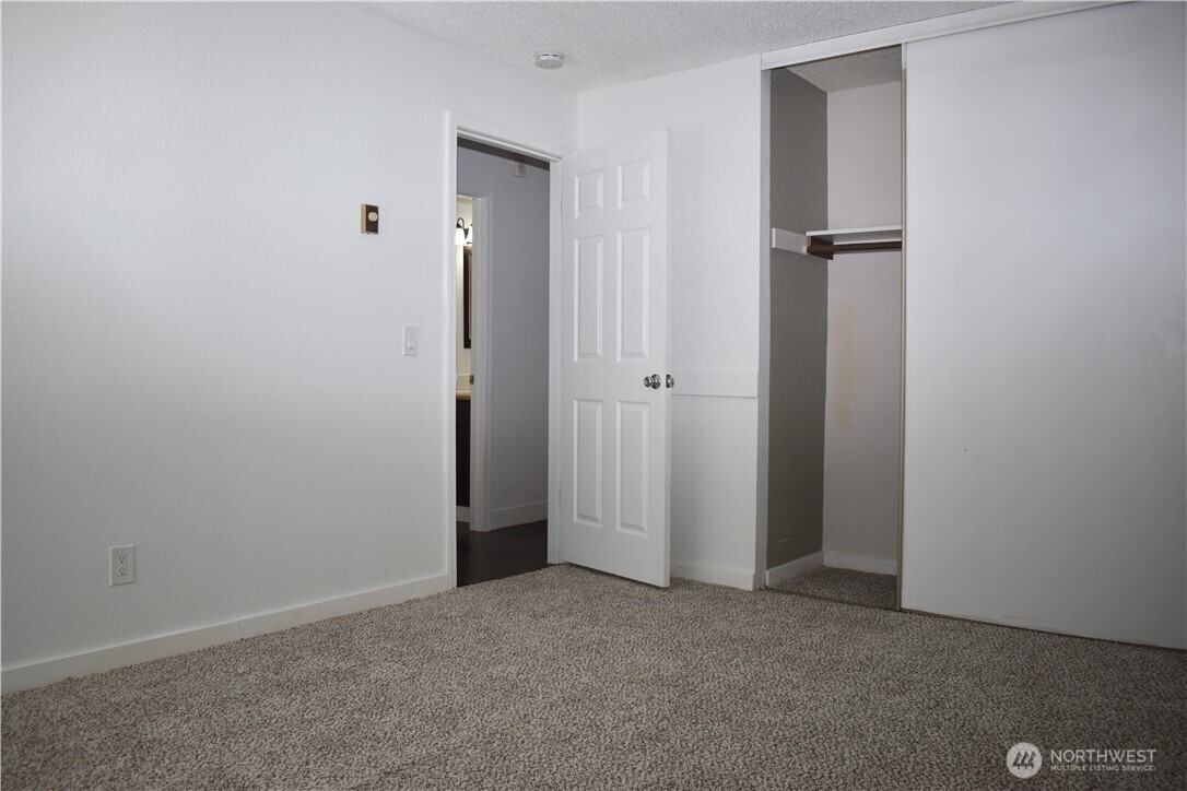 33035 18th Place South Federal Way, WA 98003 - Photo 14 of 21 a view of hallway with closet