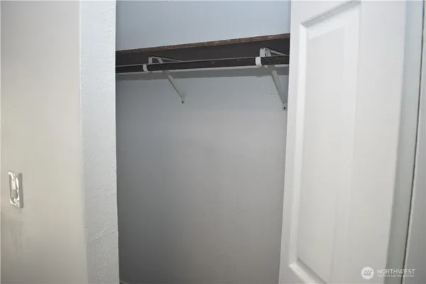 $1,800 | 33035 18th Place South, Federal Way, WA 98003