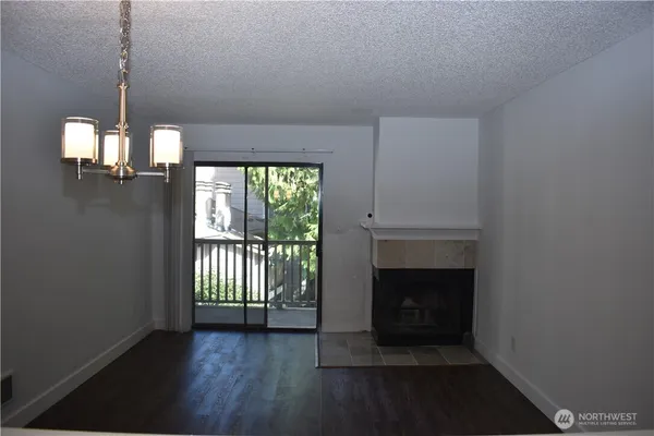 $1,800 | 33035 18th Place South, Federal Way, WA 98003