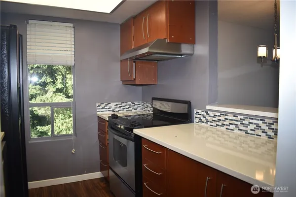 $1,800 | 33035 18th Place South, Federal Way, WA 98003