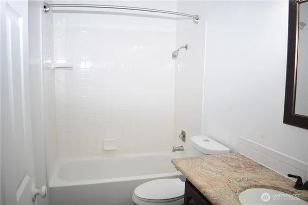 $1,800 | 33035 18th Place South, Federal Way, WA 98003