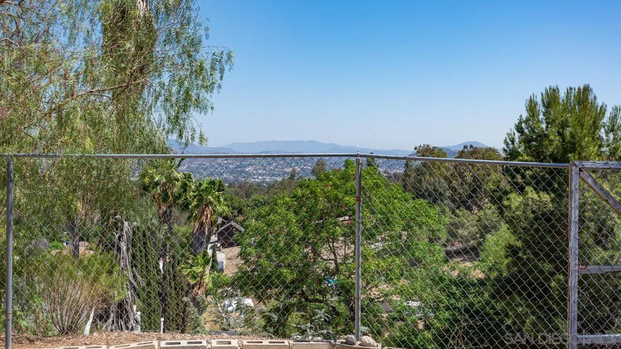11834 Rocoso Road Lakeside, CA 92040 - Photo 5 of 28 a view of a yard
