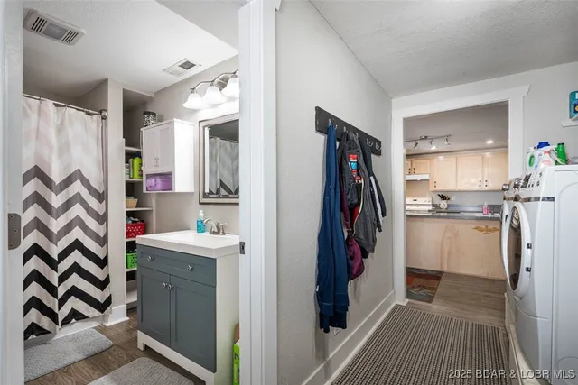 $499,500 | 406 South Godfrey Avenue, Eldon, MO 65026