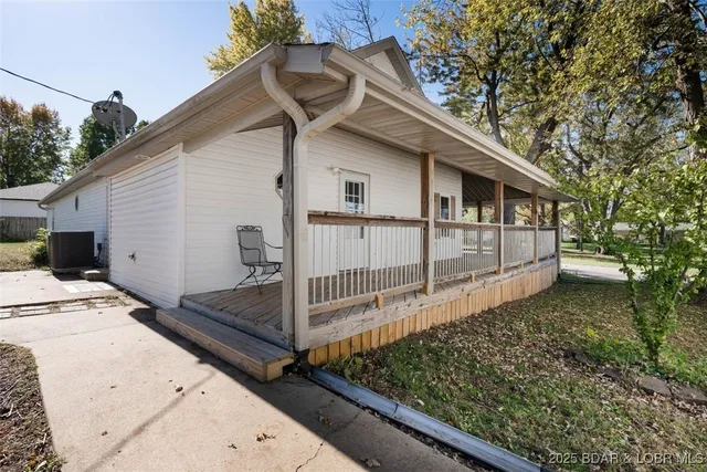 $499,500 | 406 South Godfrey Avenue, Eldon, MO 65026