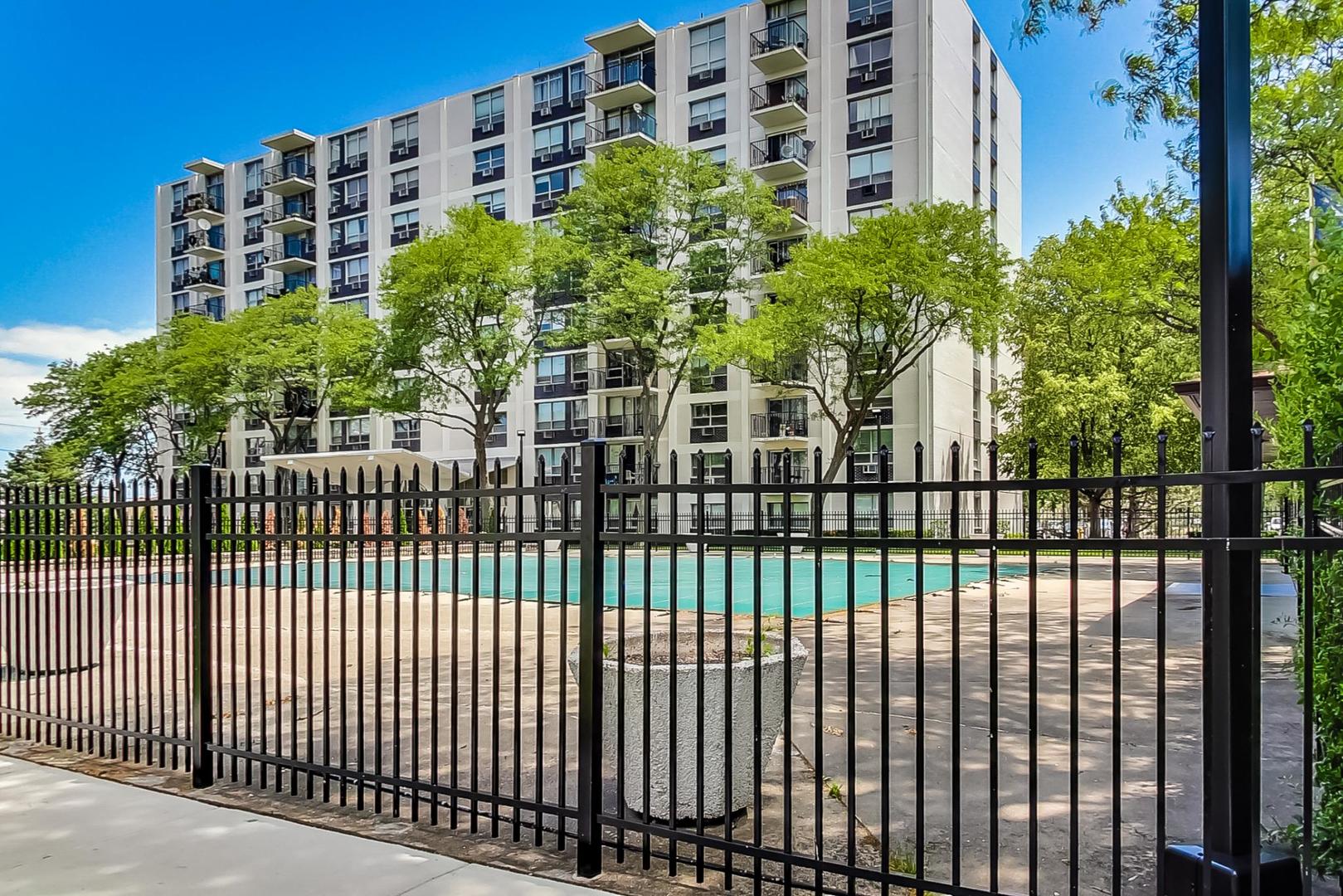 9009 Golf Road, Unit 8B Des Plaines, IL 60016 - Photo 41 of 42 a view of a balcony