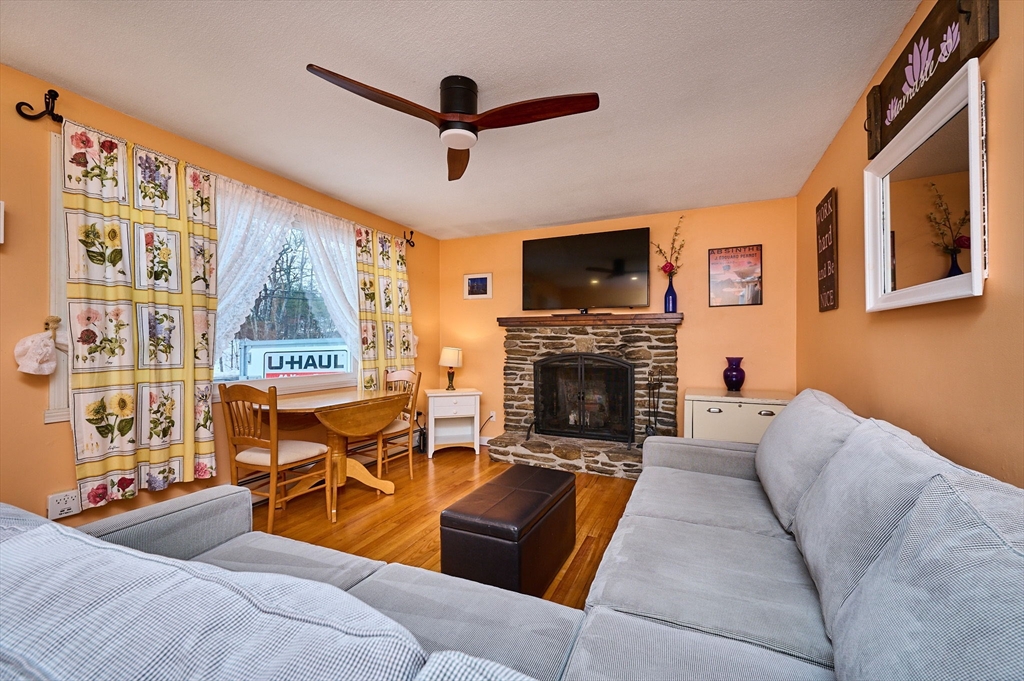 892 Westhampton Road Northampton, MA 01062 - Photo 3 of 28