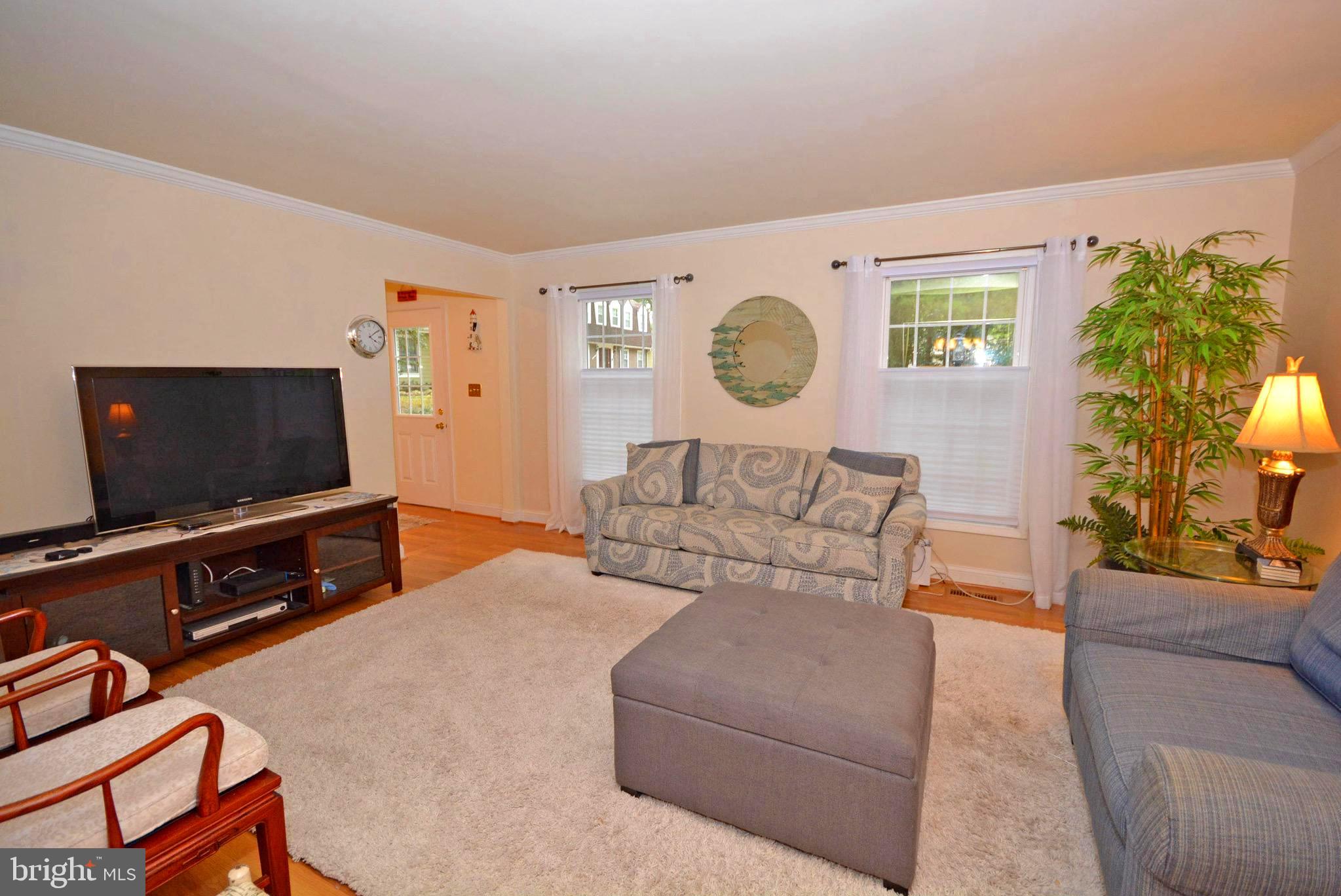 2568 Hidden Cove Road Annapolis, MD 21401 - Photo 16 of 53 Enter the living room from the dining room