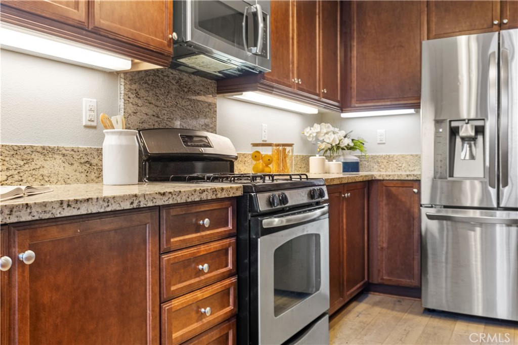 543 Rockefeller Irvine, CA 92612 - Photo 9 of 39