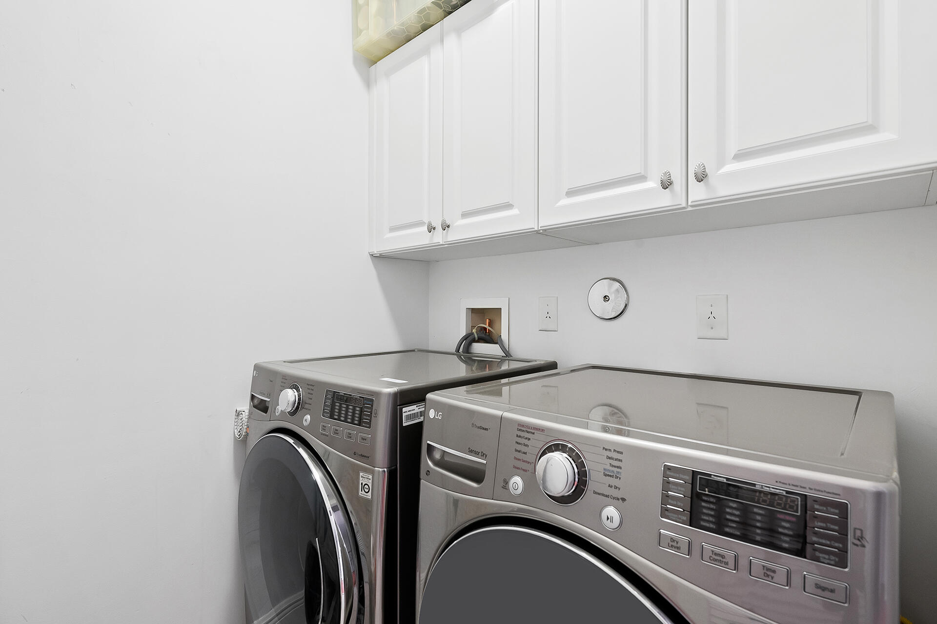 5710 Northeast Verde Circle Boca Raton, FL 33487 - Photo 36 of 39 Laundry Room