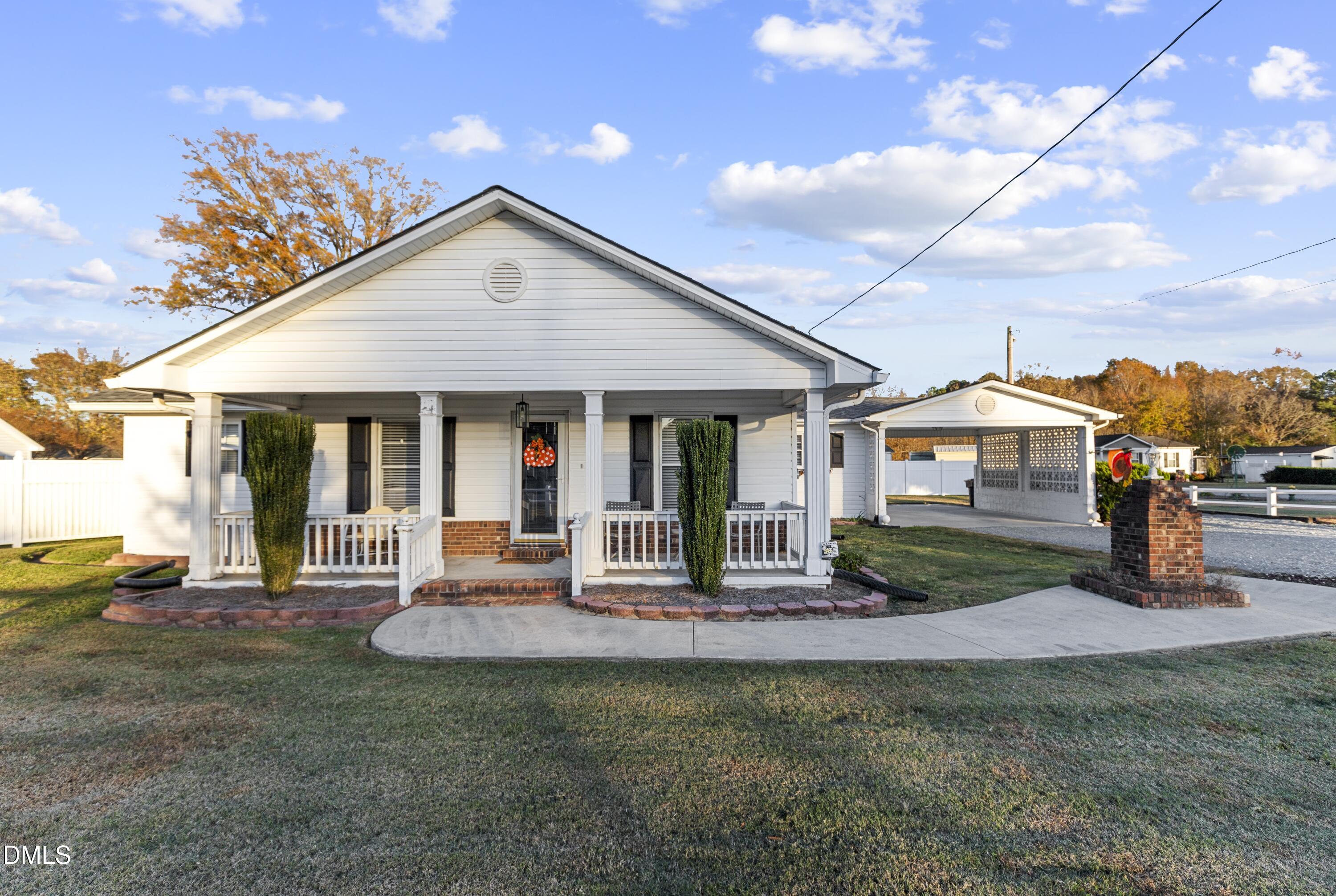 179 Iris Bryant Road Erwin, NC 28339 - Photo 2 of 27 IMG_1035
