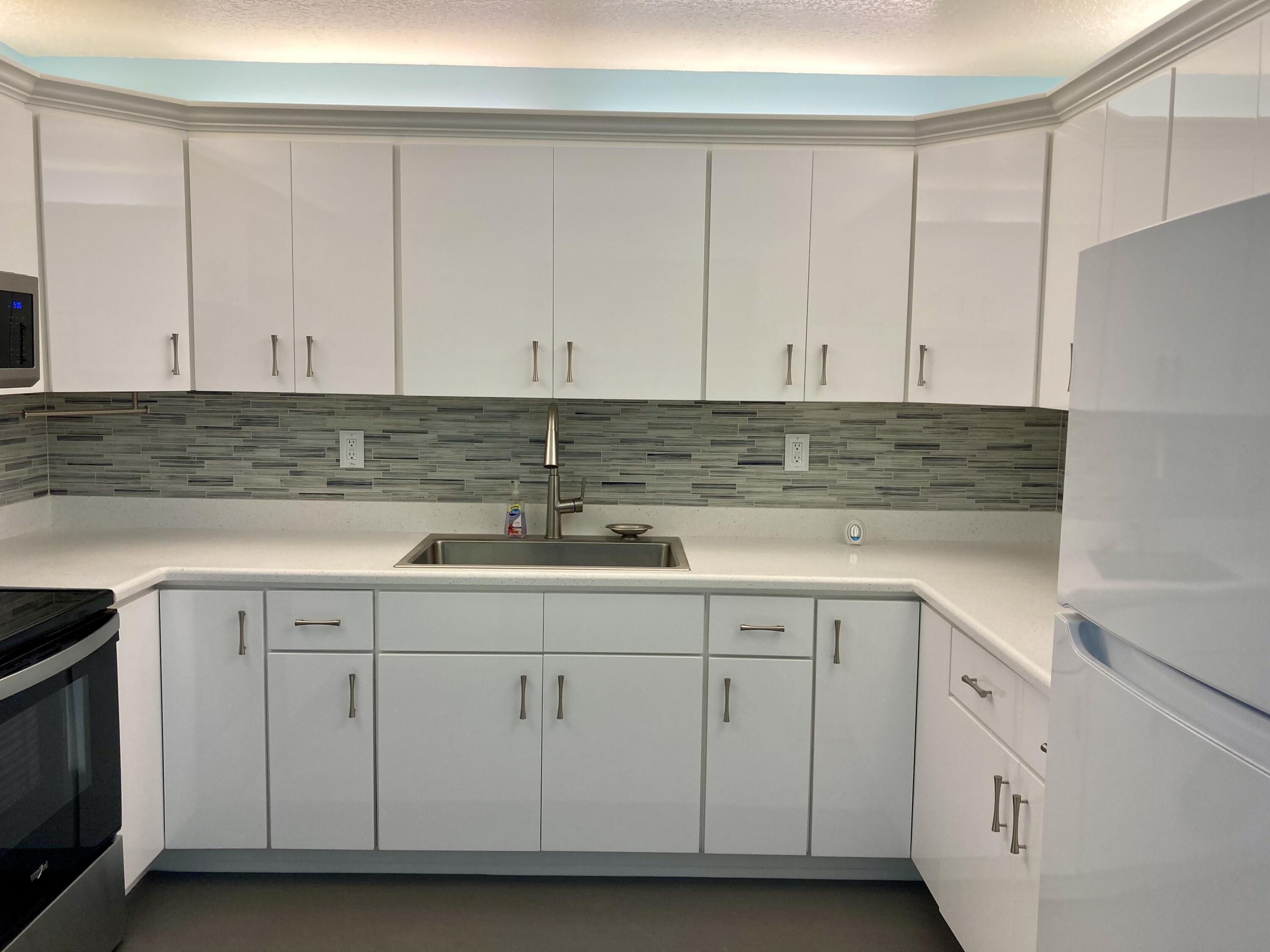950 South Kanner Highway, Unit E23 Stuart, FL 34994 - Photo 5 of 15 IMG_9048