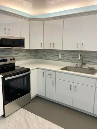 $1,925 | 950 South Kanner Highway, Unit E23, Stuart, FL 34994