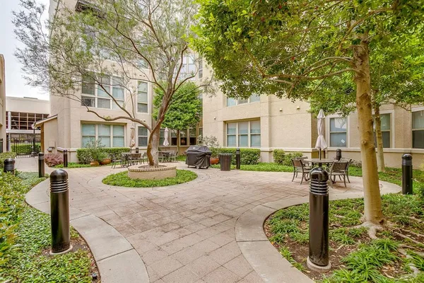 $1,800 | 201 West Lancaster Avenue, Unit 208, Fort Worth, TX 76102