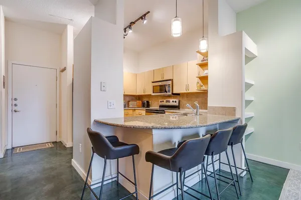 $1,800 | 201 West Lancaster Avenue, Unit 208, Fort Worth, TX 76102
