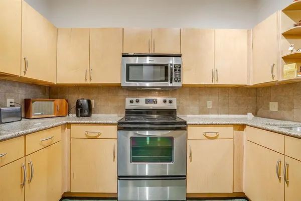 $1,800 | 201 West Lancaster Avenue, Unit 208, Fort Worth, TX 76102