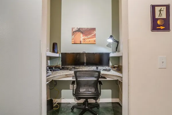 $1,800 | 201 West Lancaster Avenue, Unit 208, Fort Worth, TX 76102