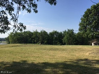 Pleasant View Drive Dover, OH 44622 - Photo 2 of 4