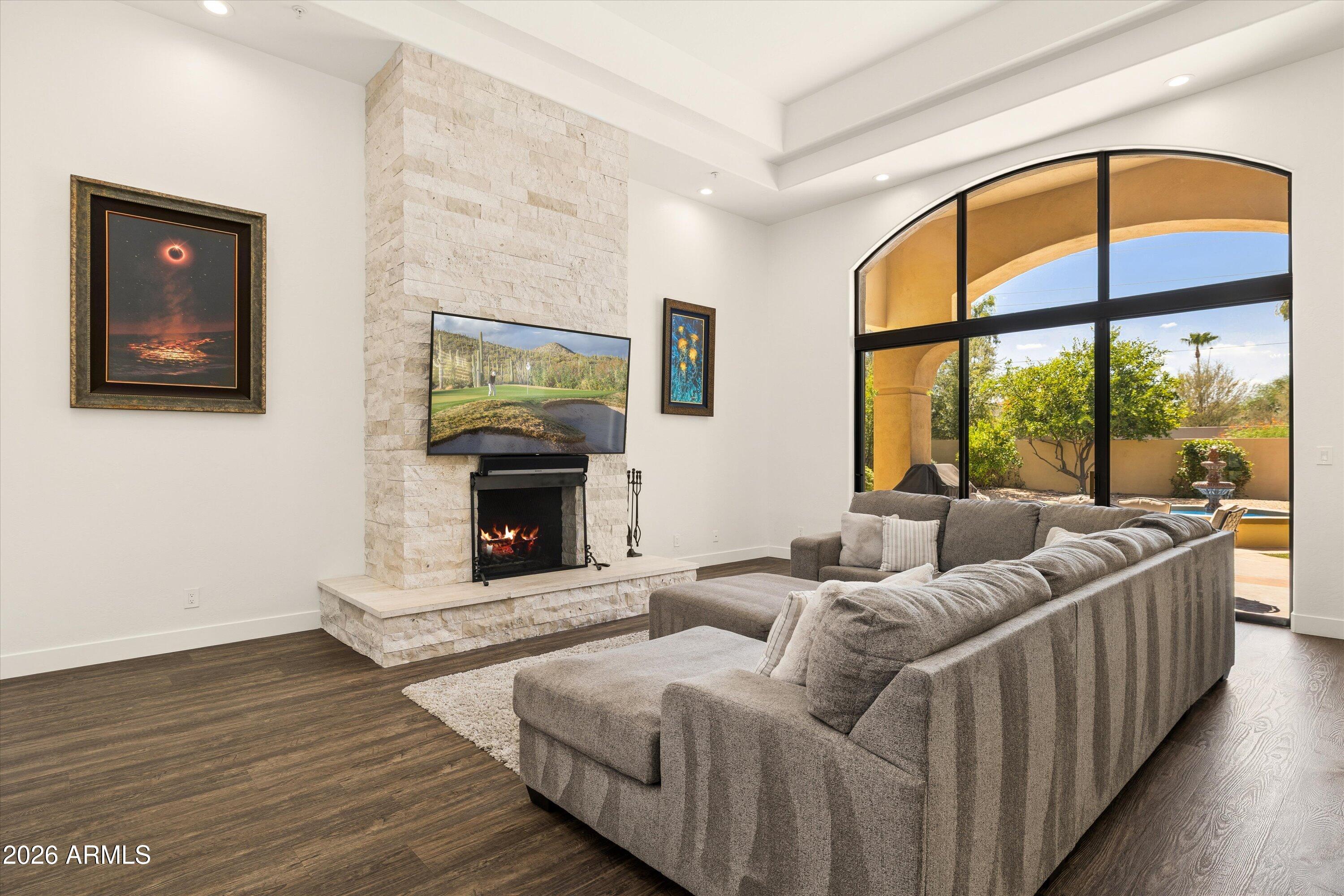 7323 East Gainey Ranch Road, Unit 18 Scottsdale, AZ 85258 - Photo 12 of 90 Soaring ceilings