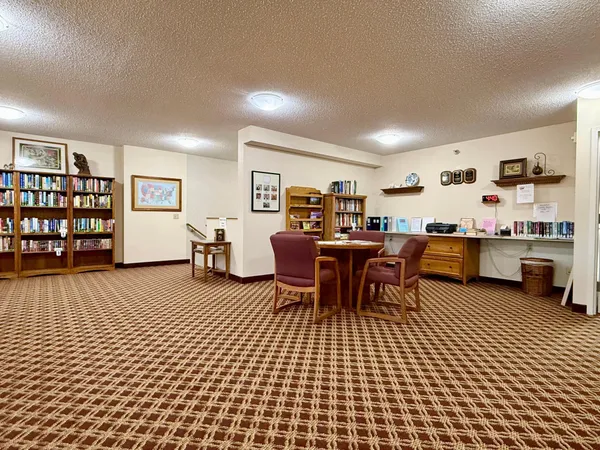 $99,900 | 7600 Golden Valley Road, Unit 305, Golden Valley, MN 55427