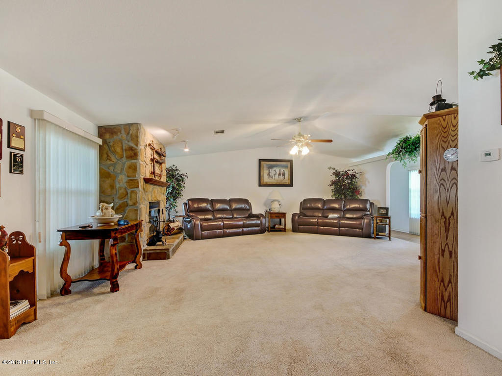 9567 Taylor Field Road Jacksonville, FL 32222 - Photo 14 of 59 9567 Taylor Field Rd-025-063-Living Room