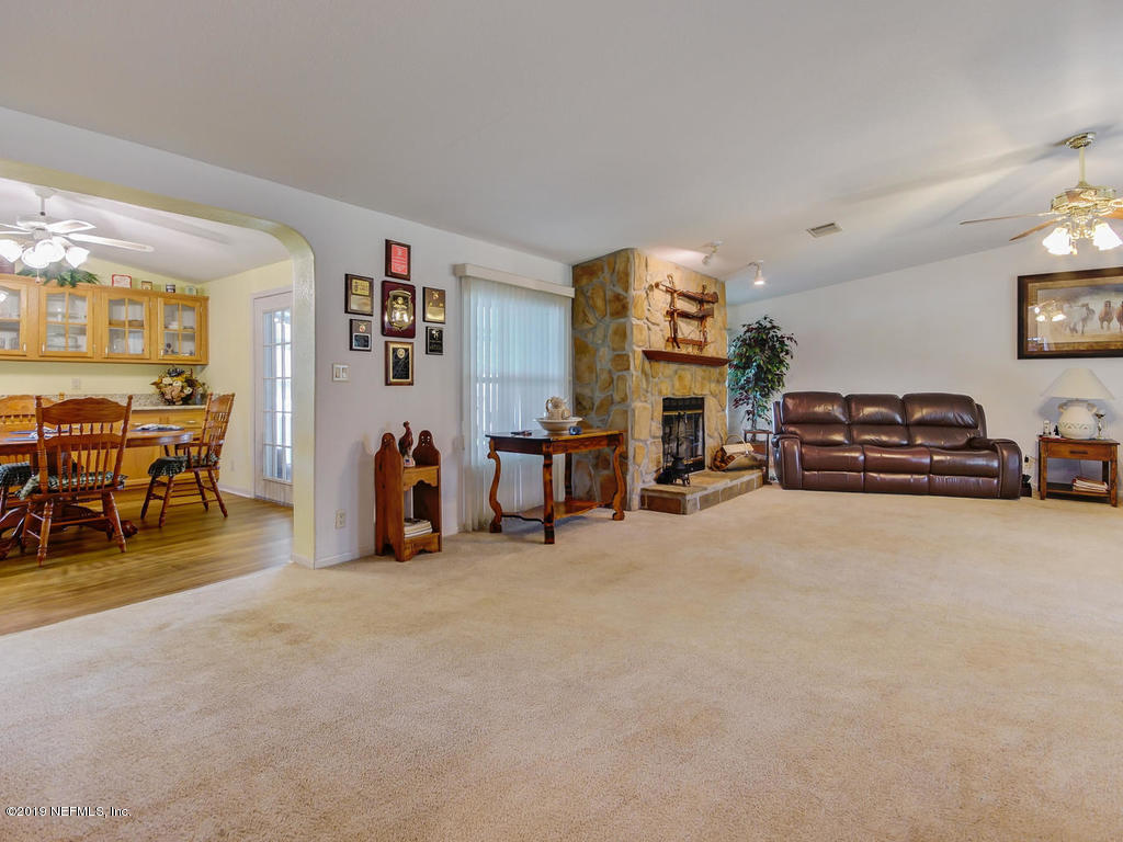 9567 Taylor Field Road Jacksonville, FL 32222 - Photo 15 of 59 9567 Taylor Field Rd-026-052-Living Room