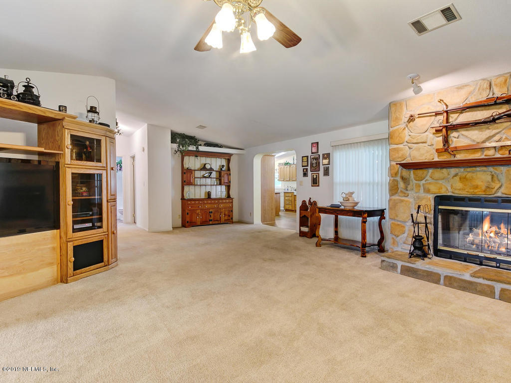 9567 Taylor Field Road Jacksonville, FL 32222 - Photo 10 of 59 9567 Taylor Field Rd-019-049-Living Room