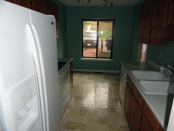 3370 Morning Dove Road Roanoke, VA 24018 - Photo 4 of 11 Kitchen