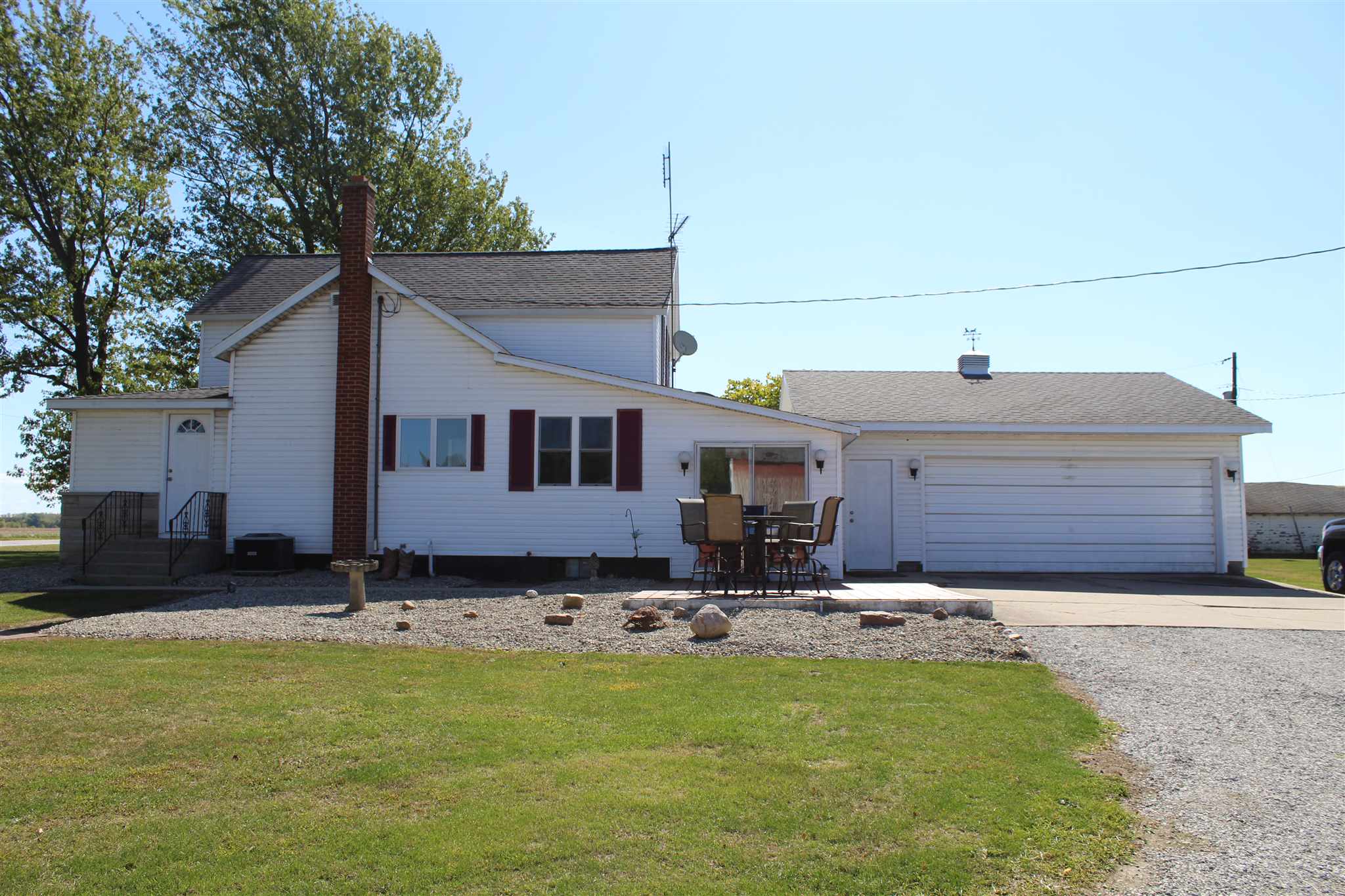 2559 South State Road Mentone, IN 46539 - Photo 2 of 35