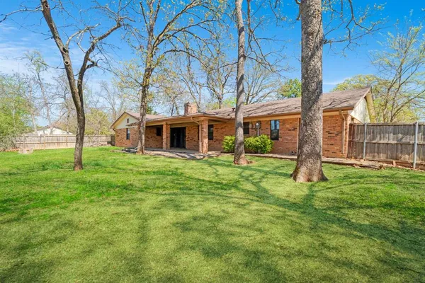 $260,000 | 830 39th Street Southeast, Paris, TX 75462