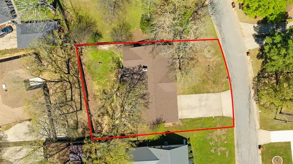 $260,000 | 830 39th Street Southeast, Paris, TX 75462