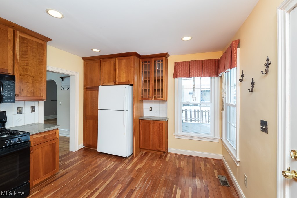 270 Prospect Road Berea, OH 44017 - Photo 6 of 28 Gallery Image 6