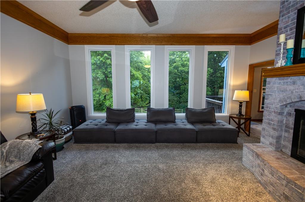8515 Hallet Street Lenexa, KS 66215 - Photo 5 of 21