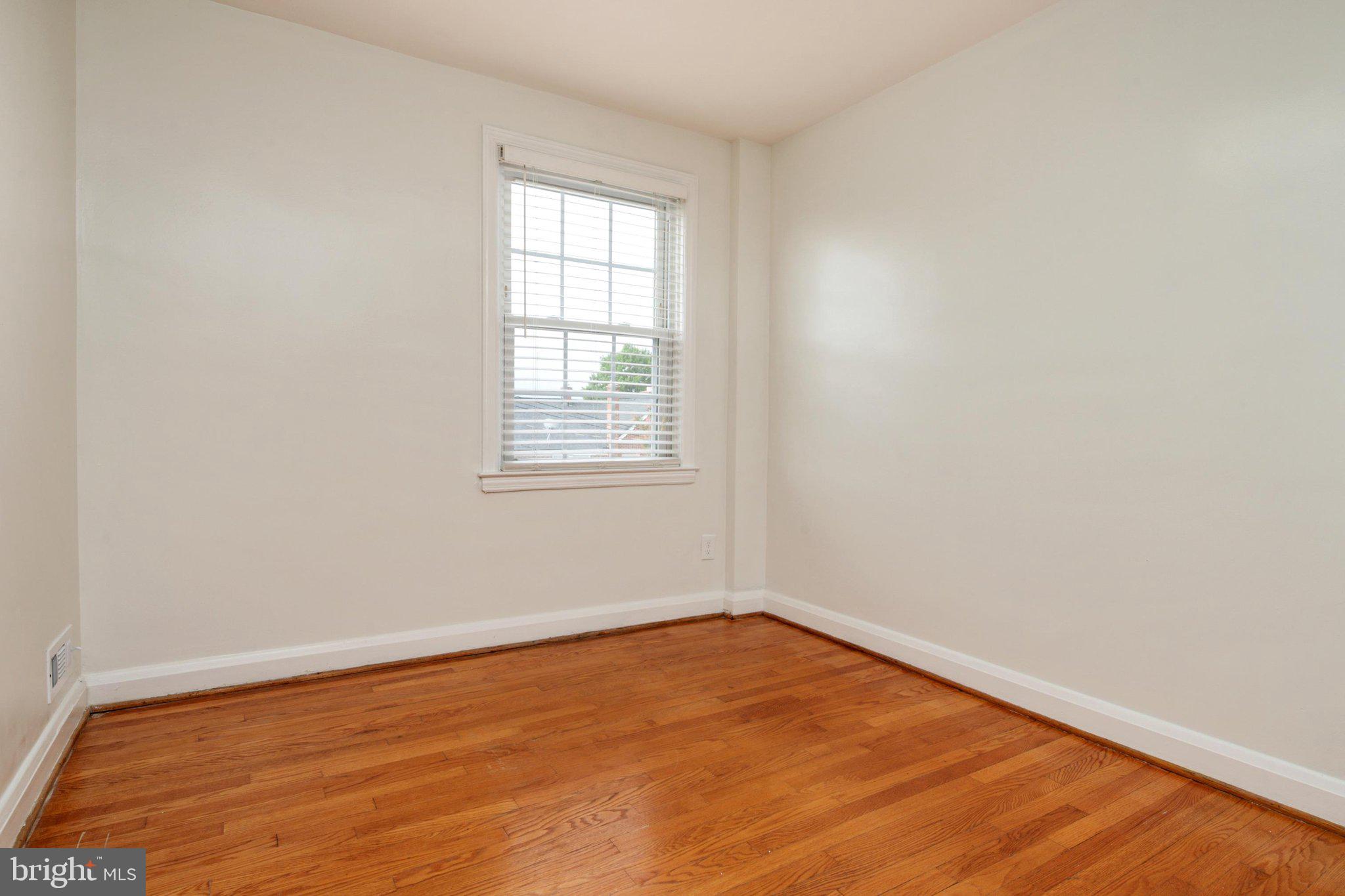 1521 Kennewick Road Baltimore, MD 21218 - Photo 15 of 31