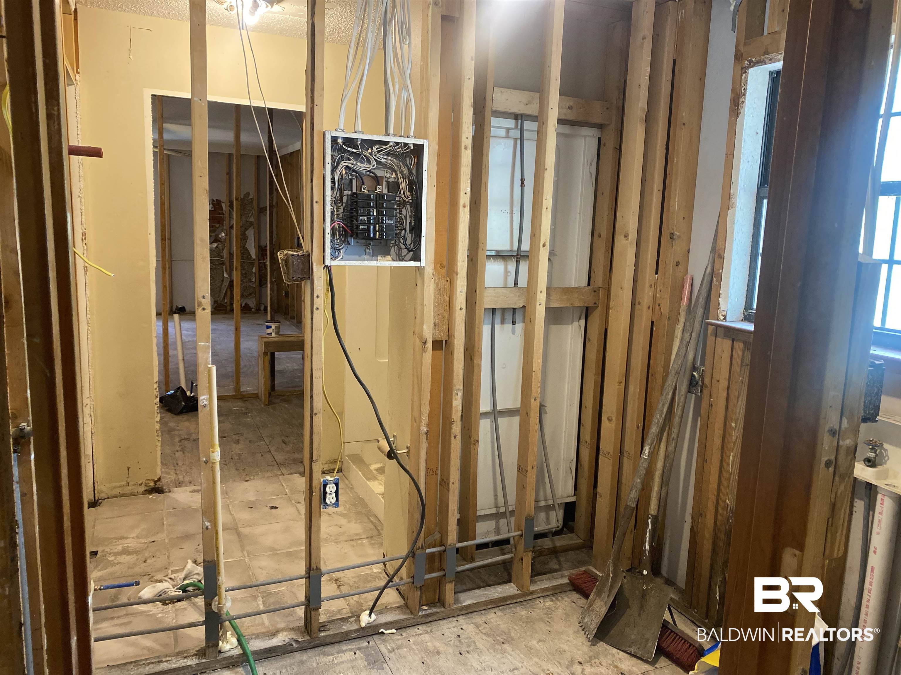 12370 Fernwood Circle Foley, AL 36535 - Photo 12 of 24 Laundry Room