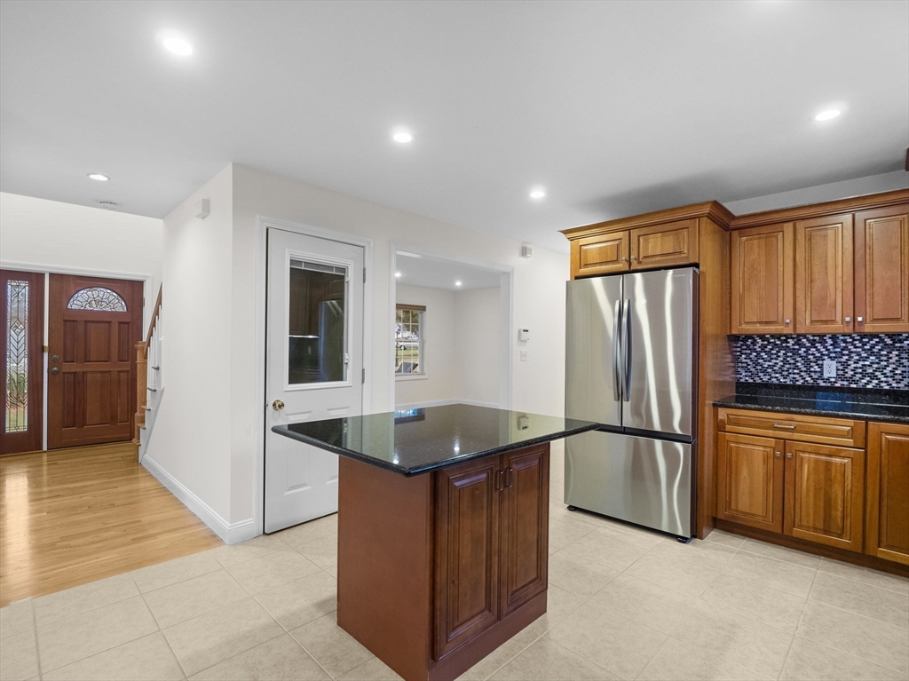 6 Parkhurst Road Chelmsford, MA 01824 - Photo 11 of 41