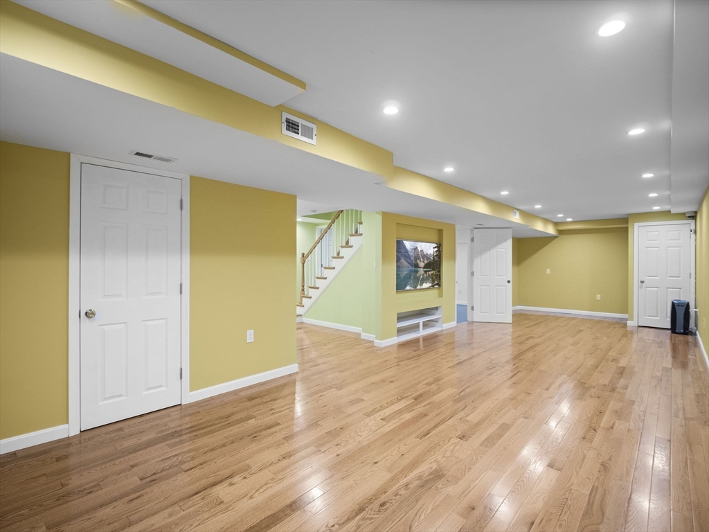 6 Parkhurst Road Chelmsford, MA 01824 - Photo 13 of 41