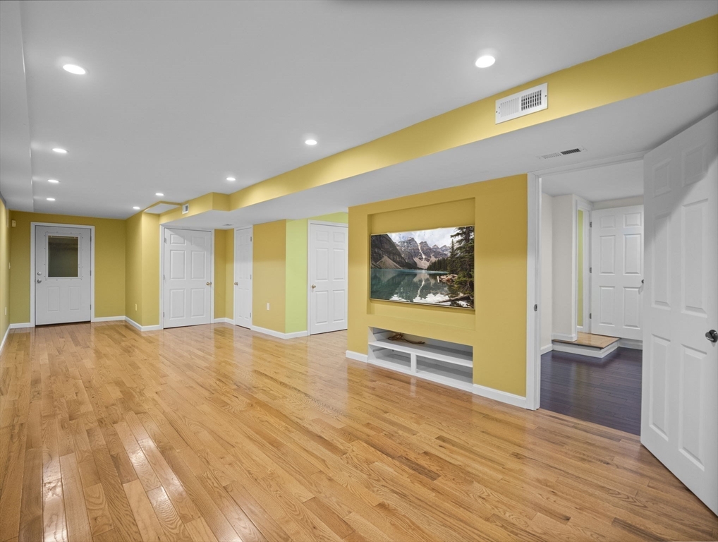 6 Parkhurst Road Chelmsford, MA 01824 - Photo 14 of 41