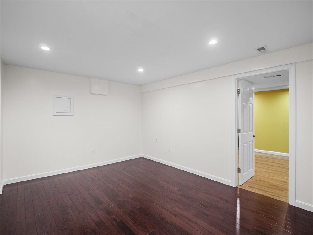 6 Parkhurst Road Chelmsford, MA 01824 - Photo 18 of 41