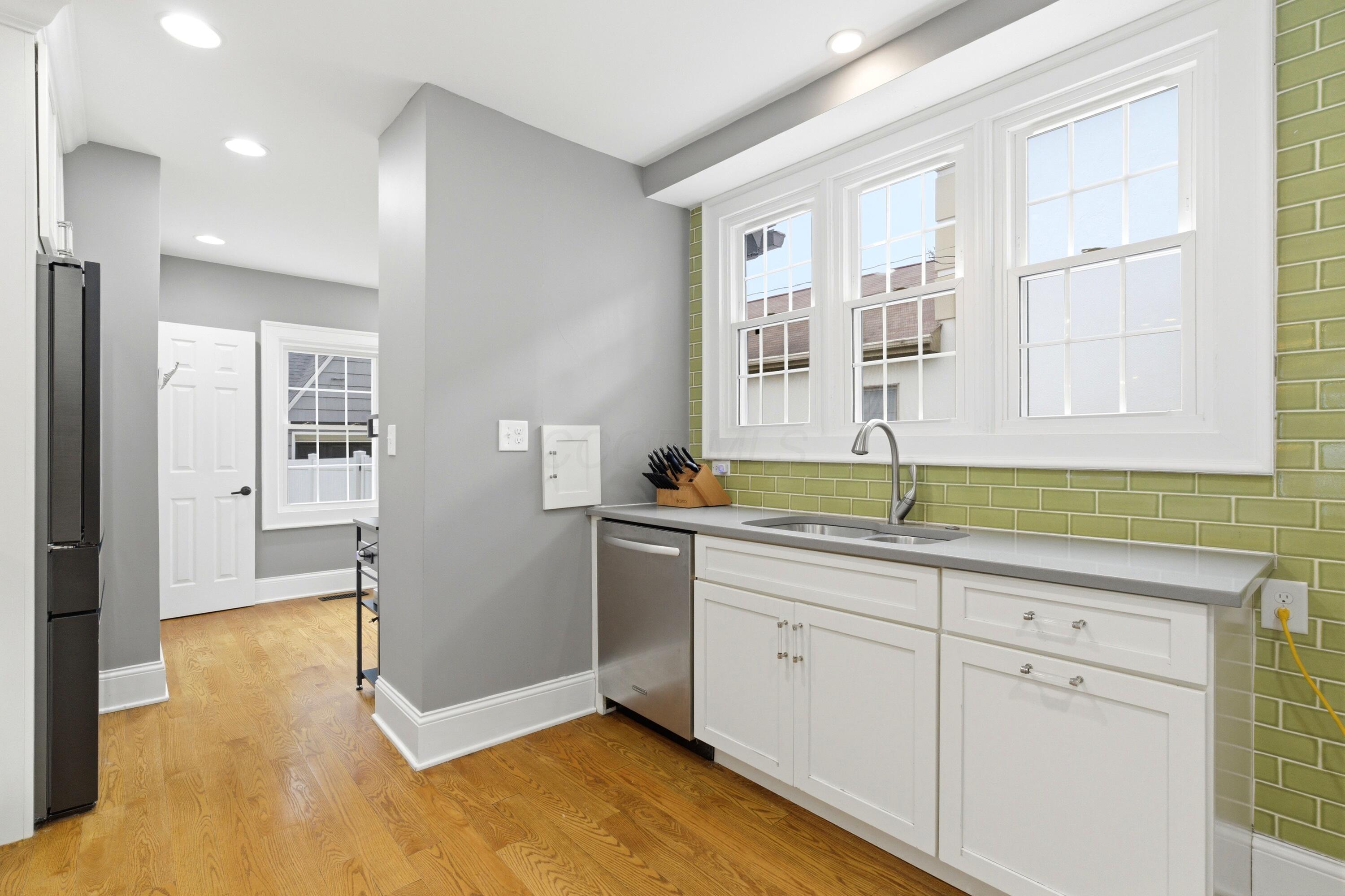 2565 Bexley Park Road Bexley, OH 43209 - Photo 16 of 55 Kitchen
