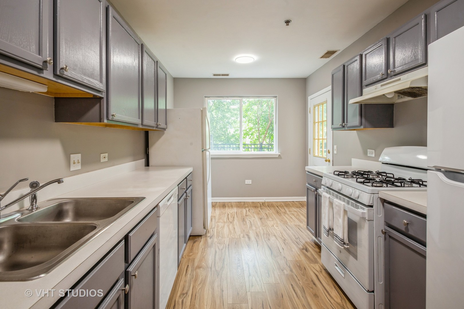 881 North Swift Road, Unit 106 Addison, IL 60101 - Photo 4 of 15