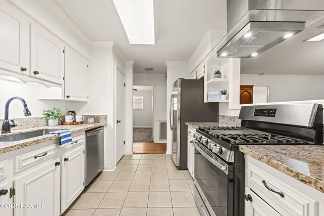 $389,000 | 501 Renwood Circle, Lafayette, LA 70503