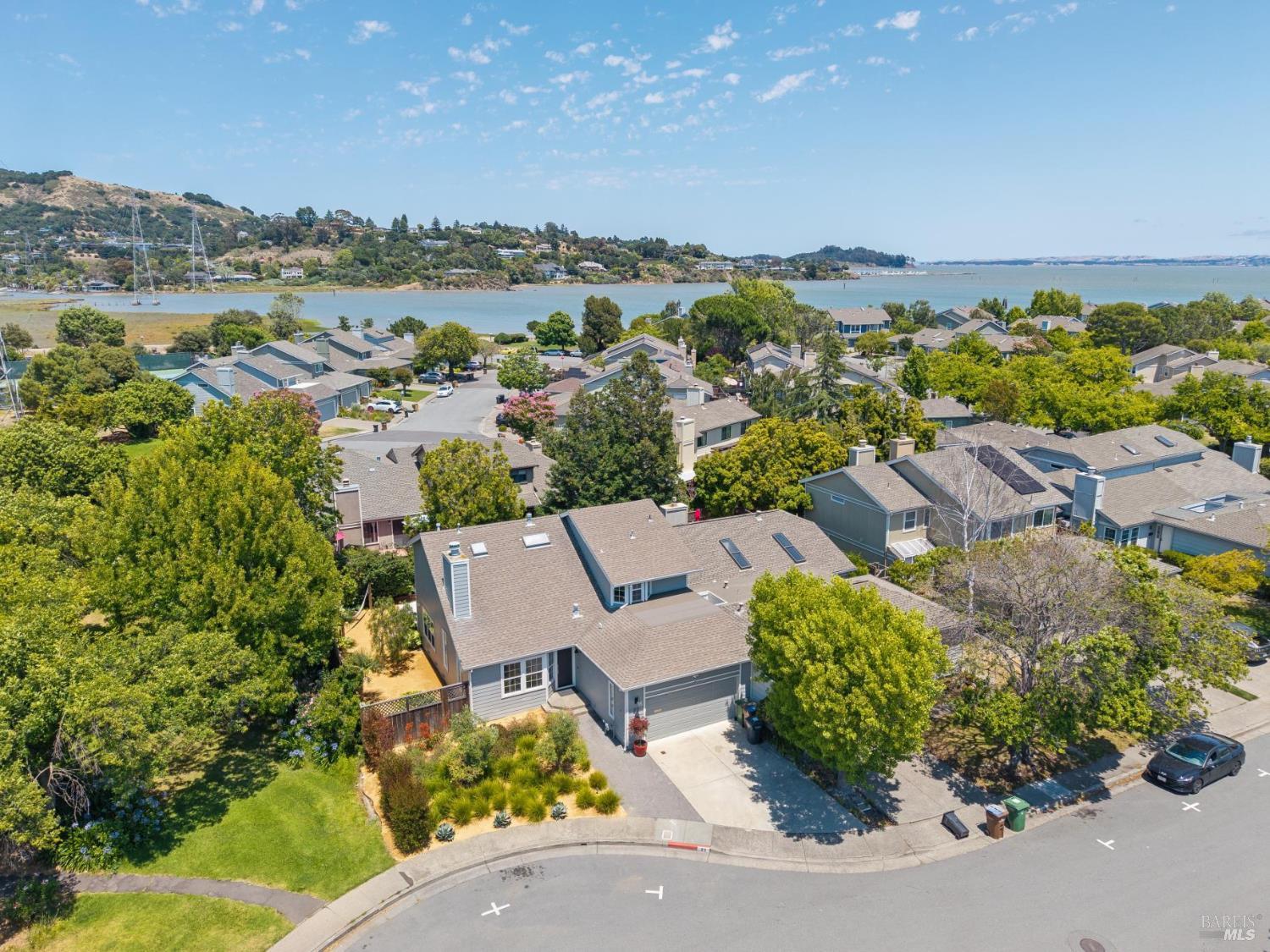 22 Hyannis Cove San Rafael, CA 94901 - Photo 2 of 45