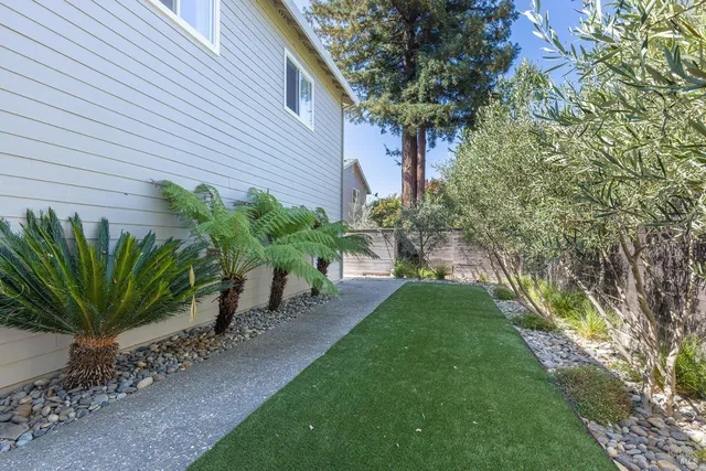 $1,175,000 | 12 Nicolas Court, Napa, CA 94558