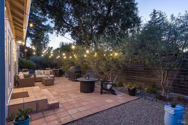 $1,175,000 | 12 Nicolas Court, Napa, CA 94558