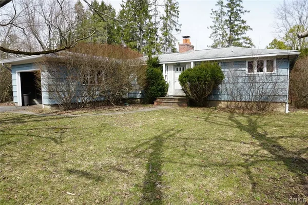 $325,000 | 873 Milford Drive, Skaneateles, NY 13152