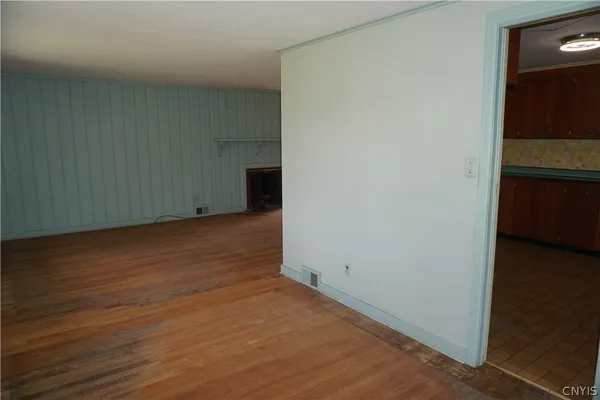 $325,000 | 873 Milford Drive, Skaneateles, NY 13152