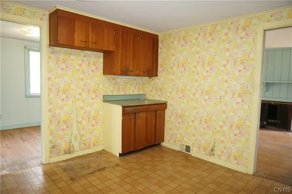 $325,000 | 873 Milford Drive, Skaneateles, NY 13152