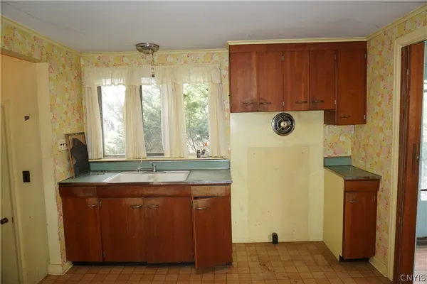 $325,000 | 873 Milford Drive, Skaneateles, NY 13152