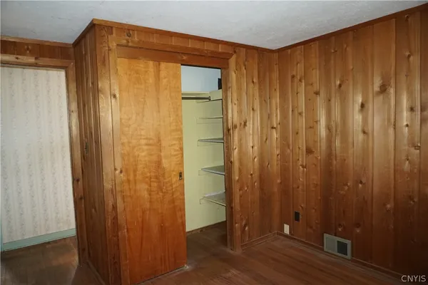 $325,000 | 873 Milford Drive, Skaneateles, NY 13152